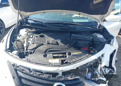 2015 Nissan Altima 2.5 S z USA, uszkodzony, nr VIN 1N4AL3AP5FC165970